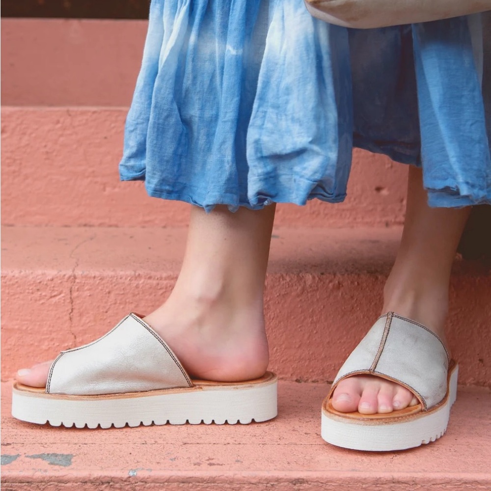 Bed Stu Failee II leather sandals size 6